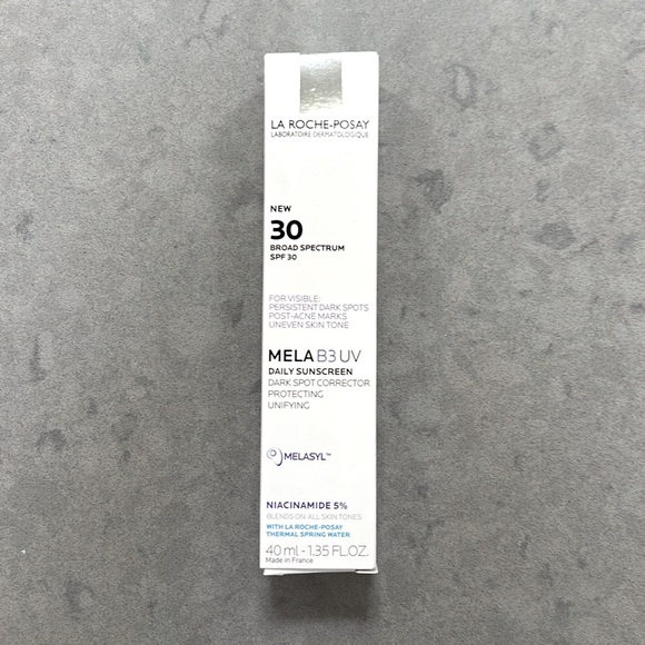 MELA B3 UV DAILY MOISTURIZER SPF 30 WITH MELASYL™ + NIACINAMIDE - Picture 2 of 5
